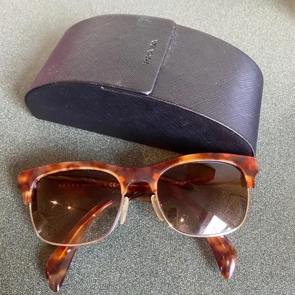 Like New Prada Sunglasses Brown Havana SPR 11P 4BW-6S1 28589 w/ Case PRADA SPR 27L Havana Sunglasses Brown Polarized Lens main image 3